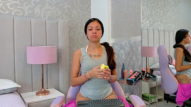 Emily  Stef online show from May 17, 4:03 pm