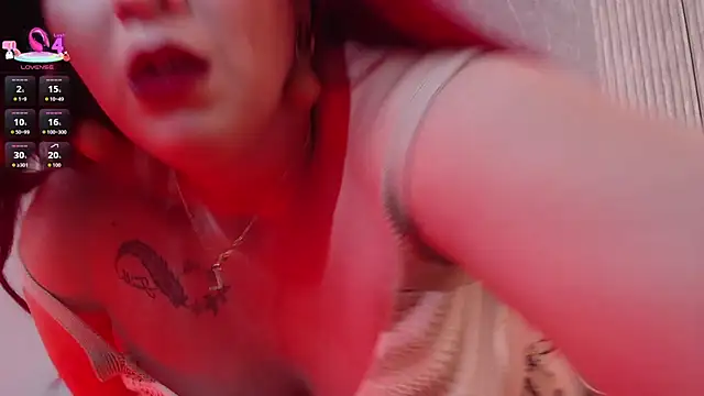 Snapshot of Eva_milfxxx chatting on February 25, 3:05 am Eva milfxxx online show from February 25, 3:05 am