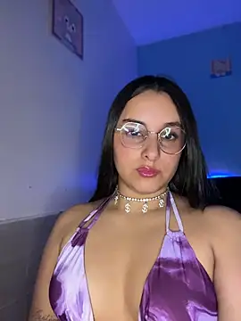 Paulha  miller online show from August 3, 9:40 pm