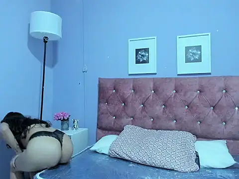 Snapshot of lilirousee chatting on February 25, 7:01 pm lilirousee online show from February 25, 7:01 pm