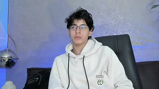 Snapshot of Angel_scott2 chatting on February 20, 11:43 am Angel scott2 online show from February 20, 11:43 am