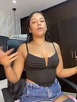 Miaafoxx   online show from March 28, 7:46 pm