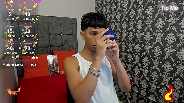Little Twink19x online show from June 20, 8:00 pm