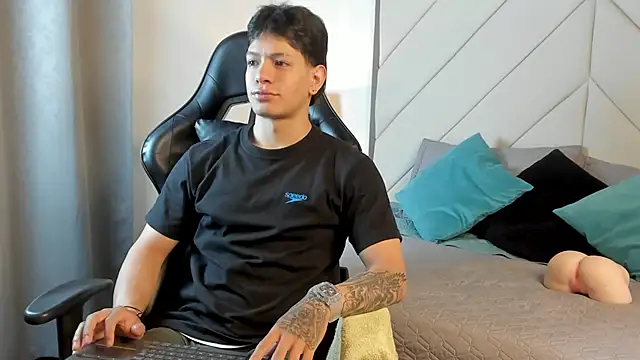 TonyPetrovjs online show from March 14, 5:13 am