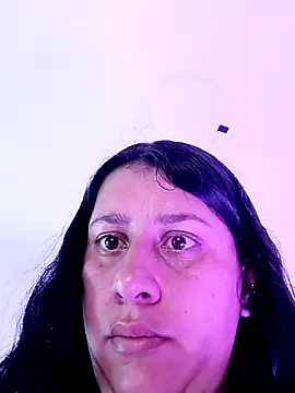 LunaDamasco online show from April 2, 5:43 pm