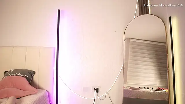 monicaflowerr online show from May 14, 8:04 pm