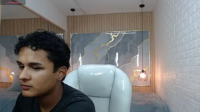 Snapshot of velvet_o chatting on February 20, 2:41 am velvet o online show from February 20, 2:41 am