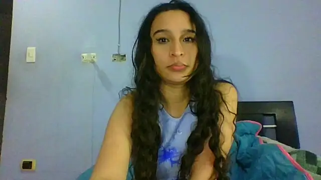 Snapshot of scarlettscottx_ chatting on May 12, 1:14 am scarlettscottx online show from May 12, 1:14 am