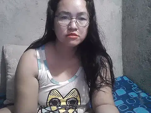 wildchinita00 online show from May 13, 8:49 pm