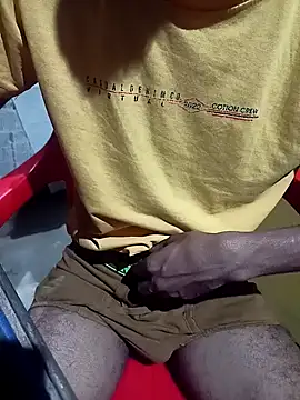 Snapshot of rajesh05s chatting on February 24, 6:11 am rajesh05s online show from February 24, 6:11 am