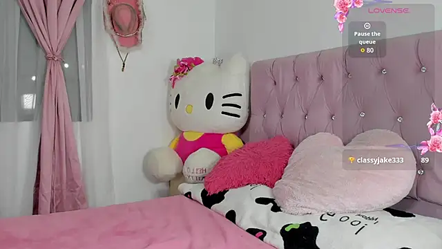 Snapshot of valentine_sweety chatting on May 15, 11:23 pm valentine sweety online show from May 15, 11:23 pm