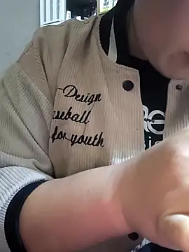 Snapshot of MayEva_ly chatting on February 20, 2:19 am MayEva ly online show from February 20, 2:19 am