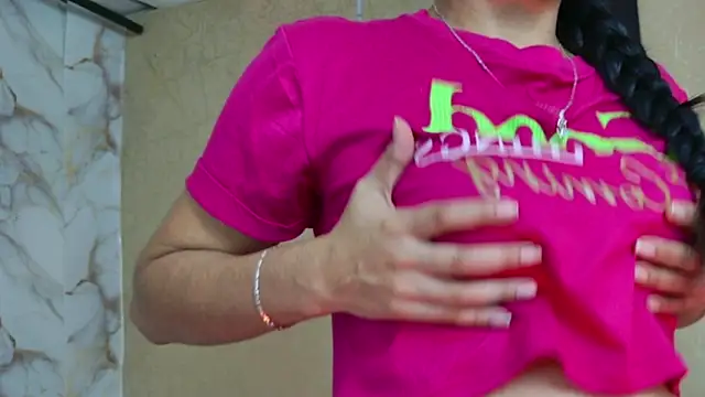 QueenSallyDesire online show from April 9, 3:28 am