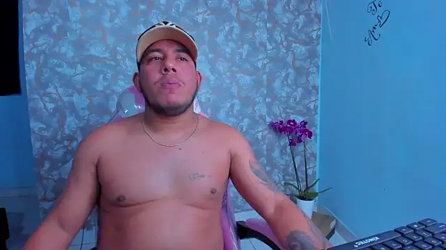 Snapshot of edgarsexxx chatting on February 24, 5:16 am edgarsexxx online show from February 24, 5:16 am