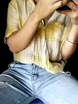 Snapshot of ngocbao11 chatting on April 13, 1:44 am ngocbao11 online show from April 13, 1:44 am