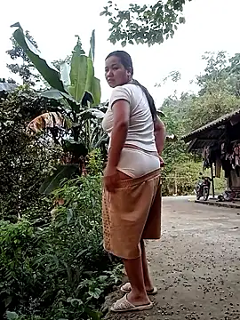 chubby0011 online show from April 6, 11:16 pm