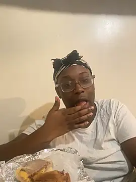 Snapshot of Sinfulwaterfalls chatting on February 21, 8:43 pm Sinfulwaterfalls online show from February 21, 8:43 pm