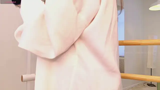 Scarlet Muse  online show from March 29, 9:20 am