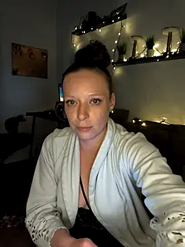 ZaramourXMrX online show from March 18, 8:45 pm