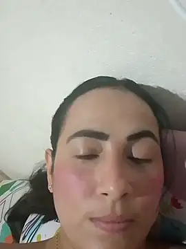 Snapshot of Karol330 chatting on March 5, 2:18 am Karol330 online show from March 5, 2:18 am