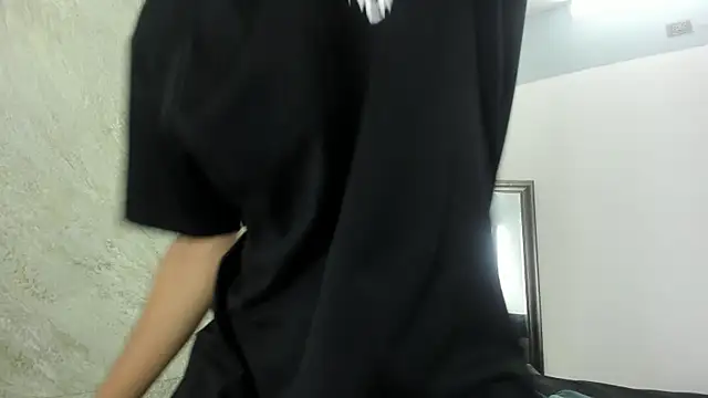 Snapshot of Mick-lollipop chatting on May 2, 7:41 pm Mick-lollipop online show from May 2, 7:41 pm