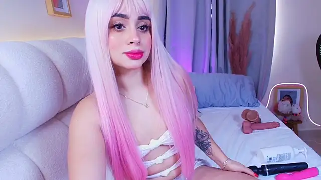 soph1a roy online show from April 7, 3:12 pm