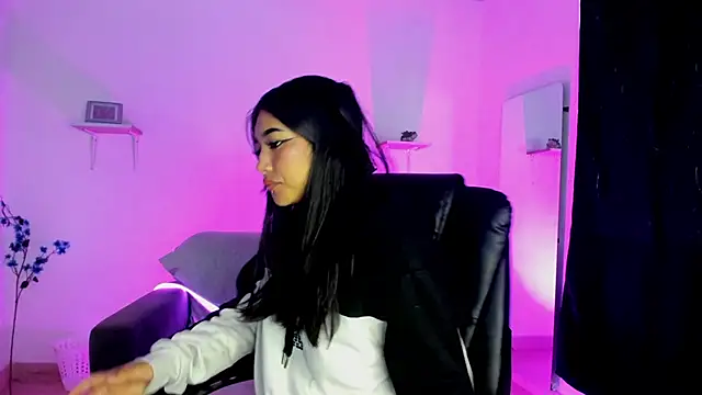 jaulyn 18 online show from March 15, 11:16 am