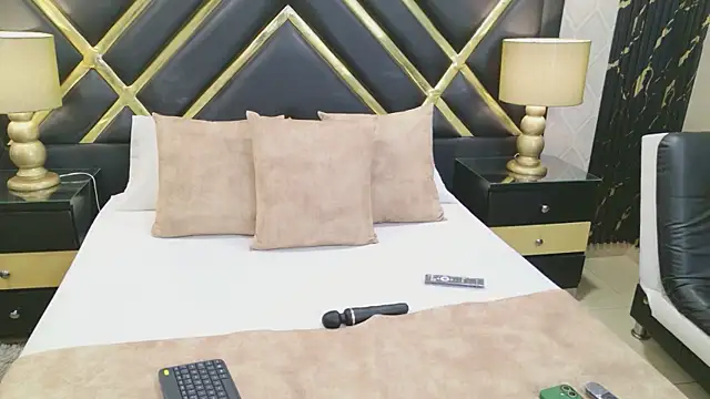 AmberHundson online show from February 21, 7:26 pm