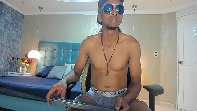 Snapshot of bray_1999 chatting on February 28, 3:29 am bray 1999 online show from February 28, 3:29 am