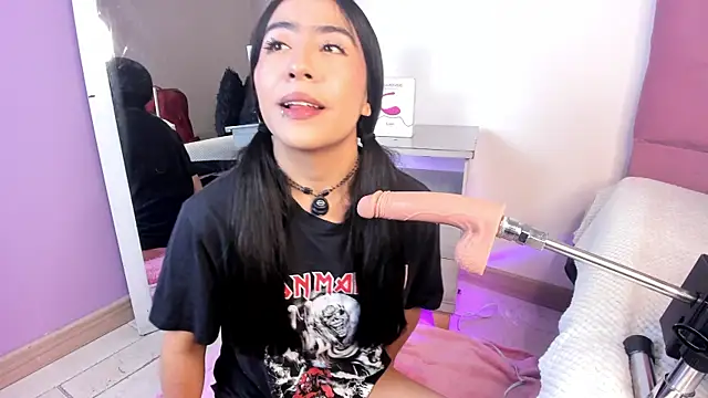 Valecute  online show from April 7, 8:09 pm