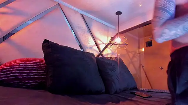 SantiagoHincapiie online show from March 6, 4:20 am