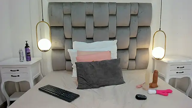 DrinkLau18 online show from February 26, 9:03 pm