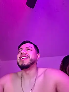 Snapshot of Daddyymamii chatting on March 1, 6:43 pm Daddyymamii online show from March 1, 6:43 pm