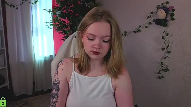 Snapshot of Margo_Ring chatting on April 23, 8:57 am Margo Ring online show from April 23, 8:57 am