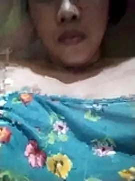 Snapshot of Radiant_smile chatting on April 9, 11:26 am Radiant smile online show from April 9, 11:26 am