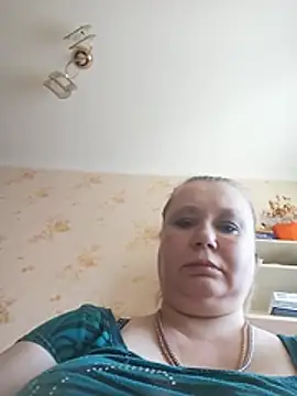 Snapshot of KiraStanton chatting on June 8, 10:04 am KiraStanton online show from June 8, 10:04 am