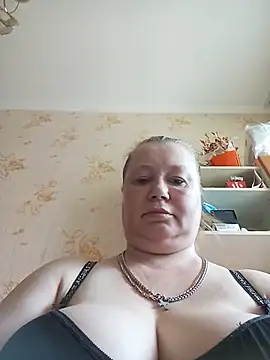 Snapshot of KiraStanton chatting on June 30, 9:21 am KiraStanton online show from June 30, 9:21 am