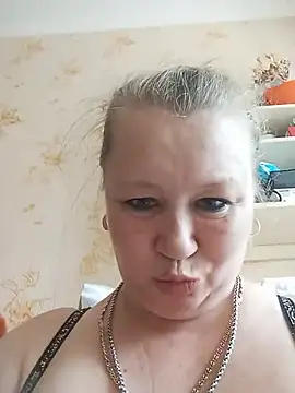 Snapshot of KiraStanton chatting on July 3, 10:32 am KiraStanton online show from July 3, 10:32 am