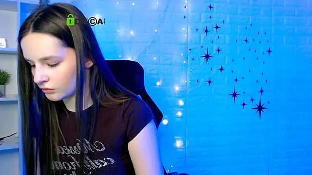 lola shyy online show from March 12, 10:10 am