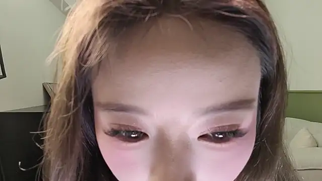 Snapshot of Ella_wan-wan chatting on March 2, 12:56 pm Ella wan-wan online show from March 2, 12:56 pm