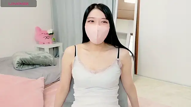 natsuka-chan online show from May 5, 5:37 am