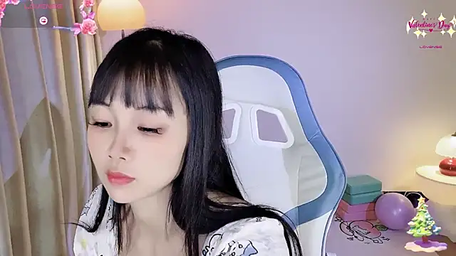 okyssa online show from April 29, 3:16 pm