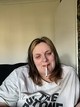 Snapshot of Busty-GilfQuinn chatting on February 22, 10:36 am Busty-GilfQuinn online show from February 22, 10:36 am