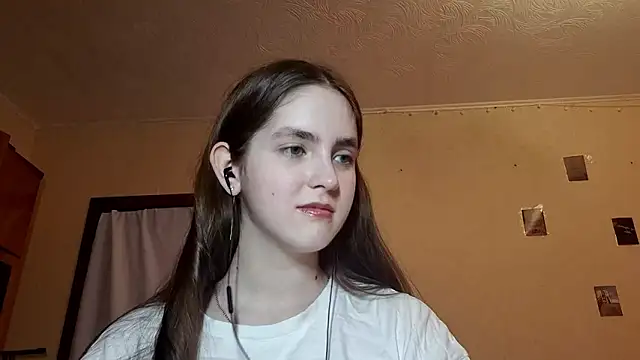 Snapshot of Katelemon chatting on February 23, 12:13 pm Katelemon online show from February 23, 12:13 pm