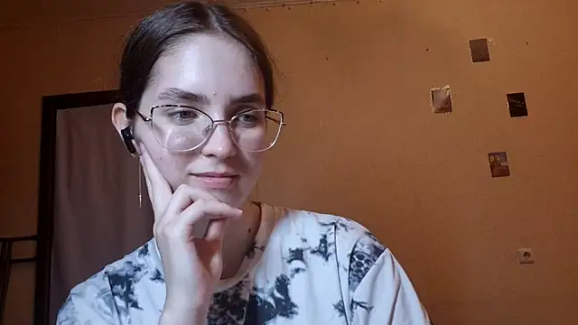 Katelemon online show from May 20, 2:34 pm