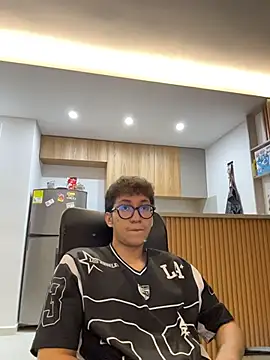 Snapshot of Apolo_137 chatting on April 16, 2:23 am Apolo 137 online show from April 16, 2:23 am