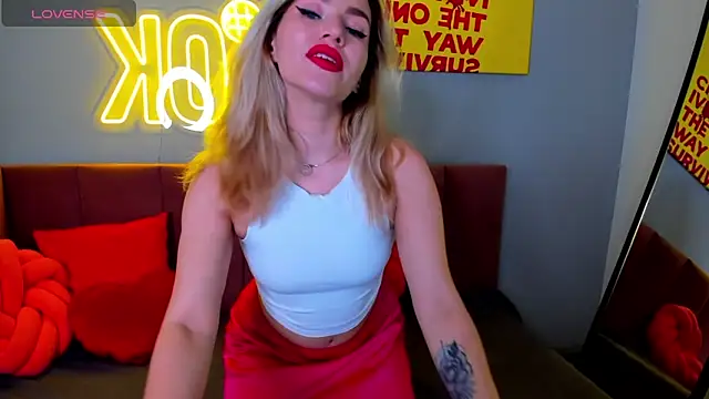 Snapshot of StellaAlluring chatting on May 4, 1:34 am StellaAlluring online show from May 4, 1:34 am