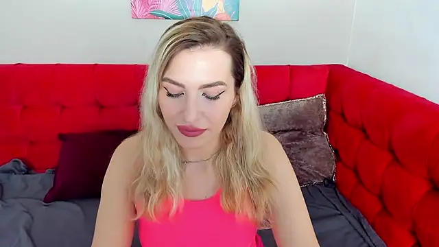 Snapshot of StellaAlluring chatting on May 7, 1:33 am StellaAlluring online show from May 7, 1:33 am