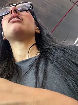 susi chimm online show from April 15, 1:51 pm