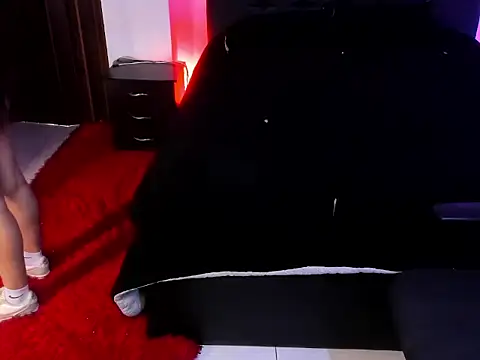 Snapshot of ginebrapurple chatting on February 28, 5:47 pm ginebrapurple online show from February 28, 5:47 pm